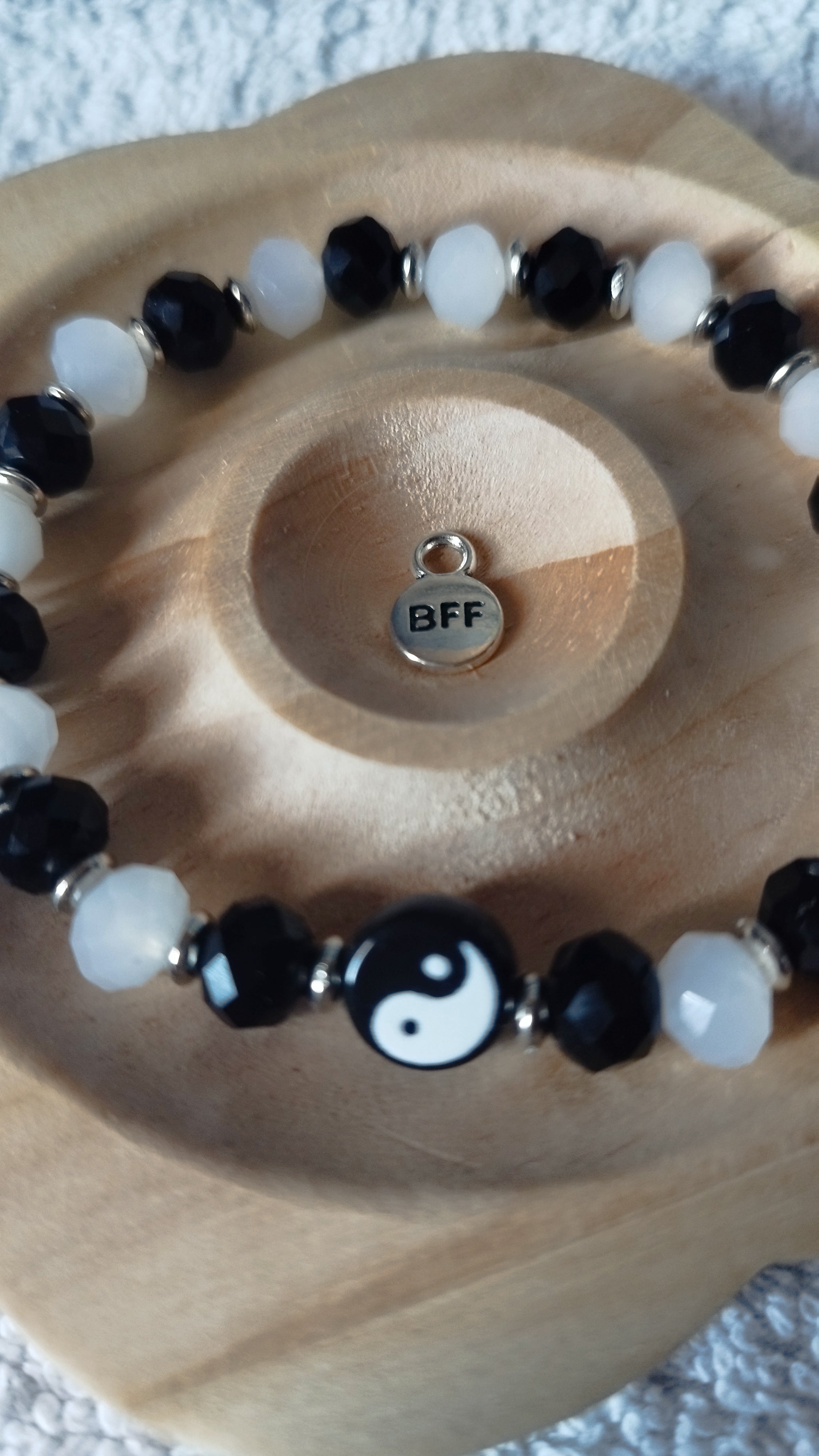 Freundschaftsarmband: Yin Yang Perlenzauber