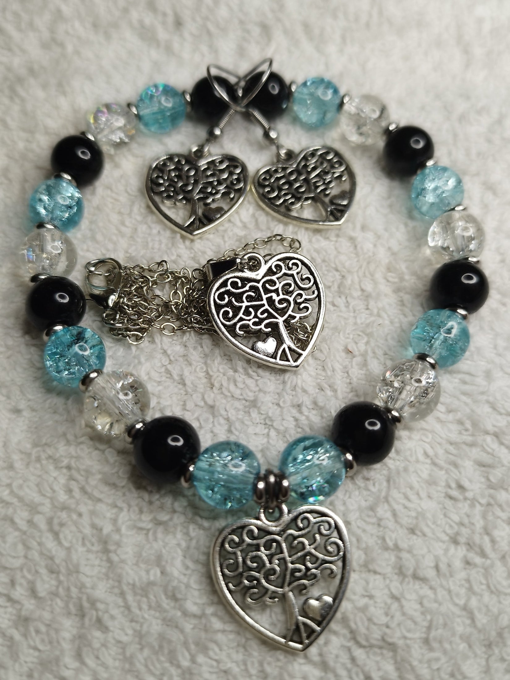 Schmuckset mit Crackit-Glasperlen und Onyxperlen – Armband, Ohrringe und Halskette mit Lebensbaum-Herzanhänger - Marilu Handmade 🇩🇪