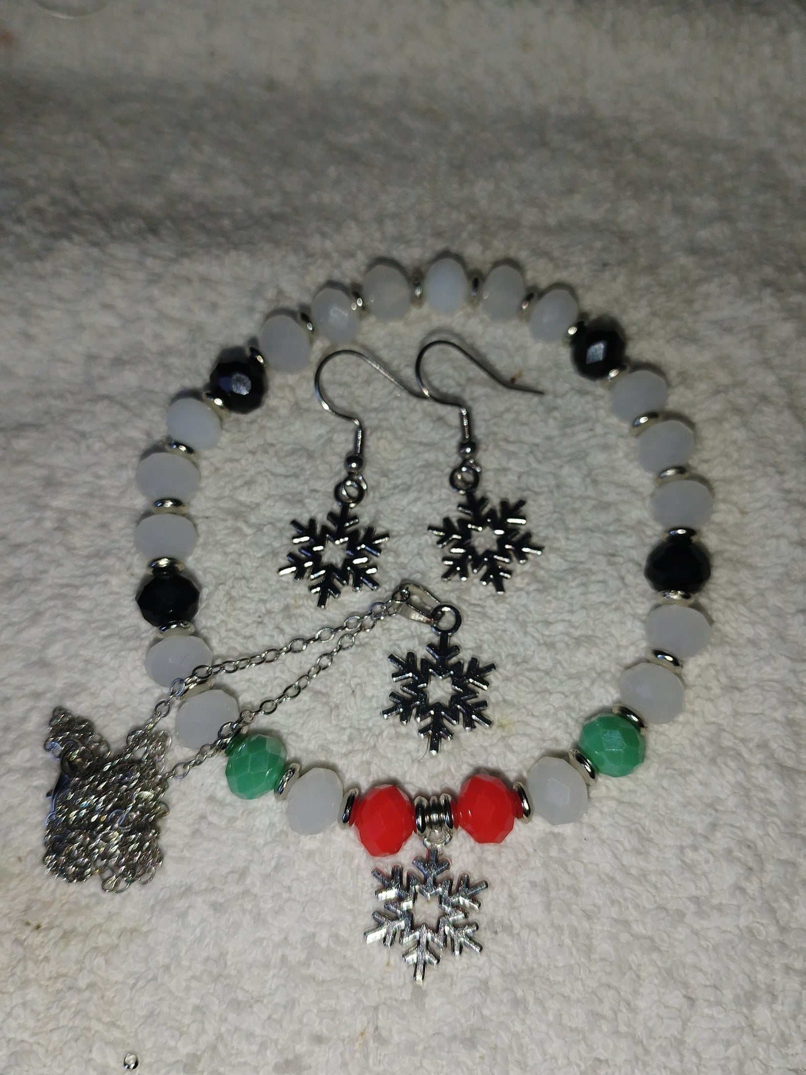 Weihnachtliches Armband mit Halskette & Ohrringen ❄️ - Marilu Handmade 🇩🇪